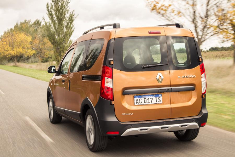  Renault Kangoo Stepway 2018 года  (LA) (фото 13 из 18)